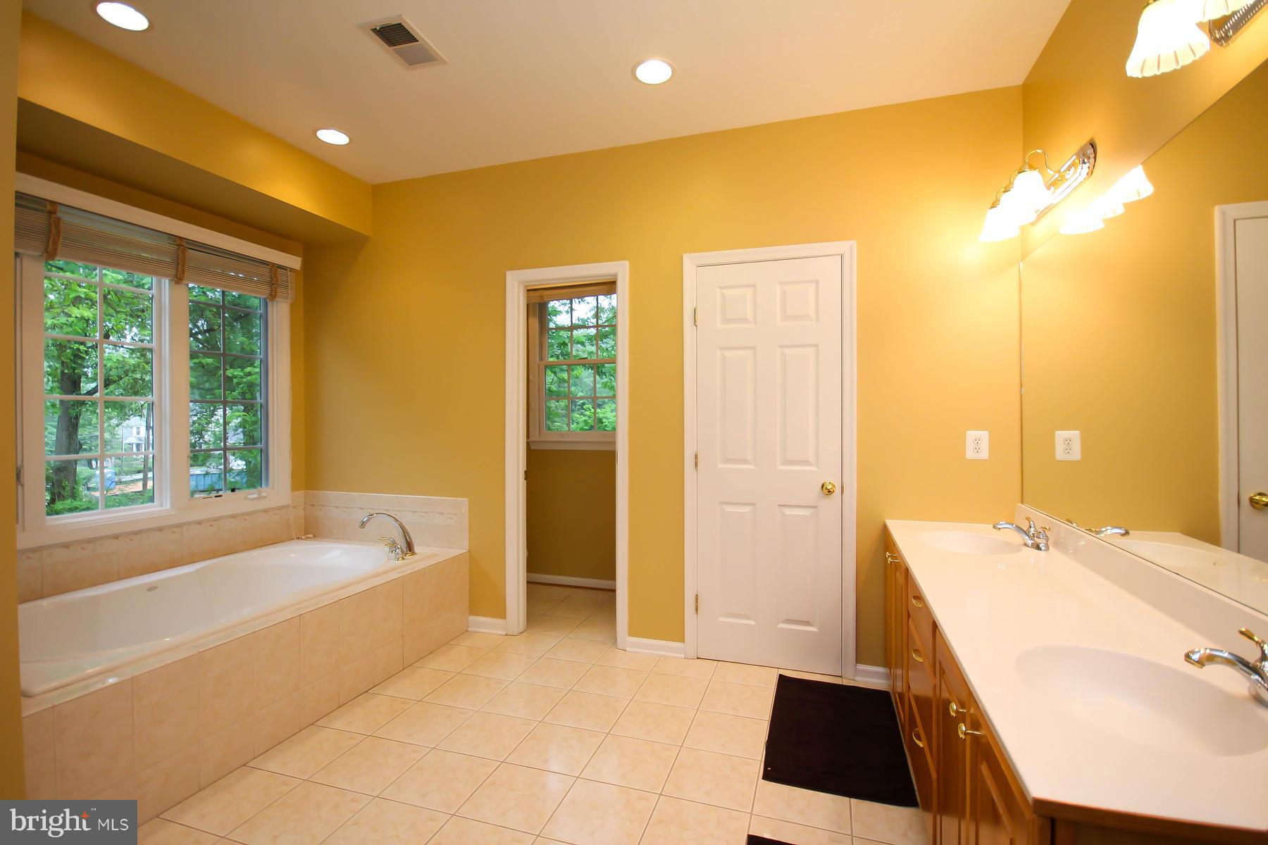 7105 Churchill Road McLean, VA 22101 - Photo 14 of 24 Bath (Master)