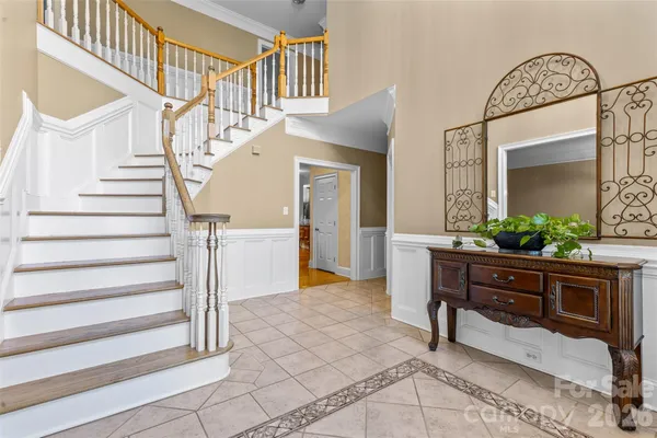 a view of entryway and hall