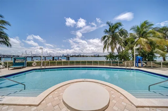 $5,500 | 650 West Avenue, Unit 1204, Miami Beach, FL 33139