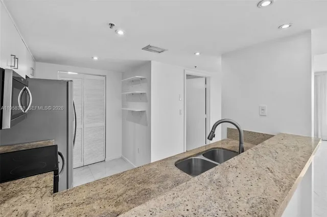 $5,500 | 650 West Avenue, Unit 1204, Miami Beach, FL 33139