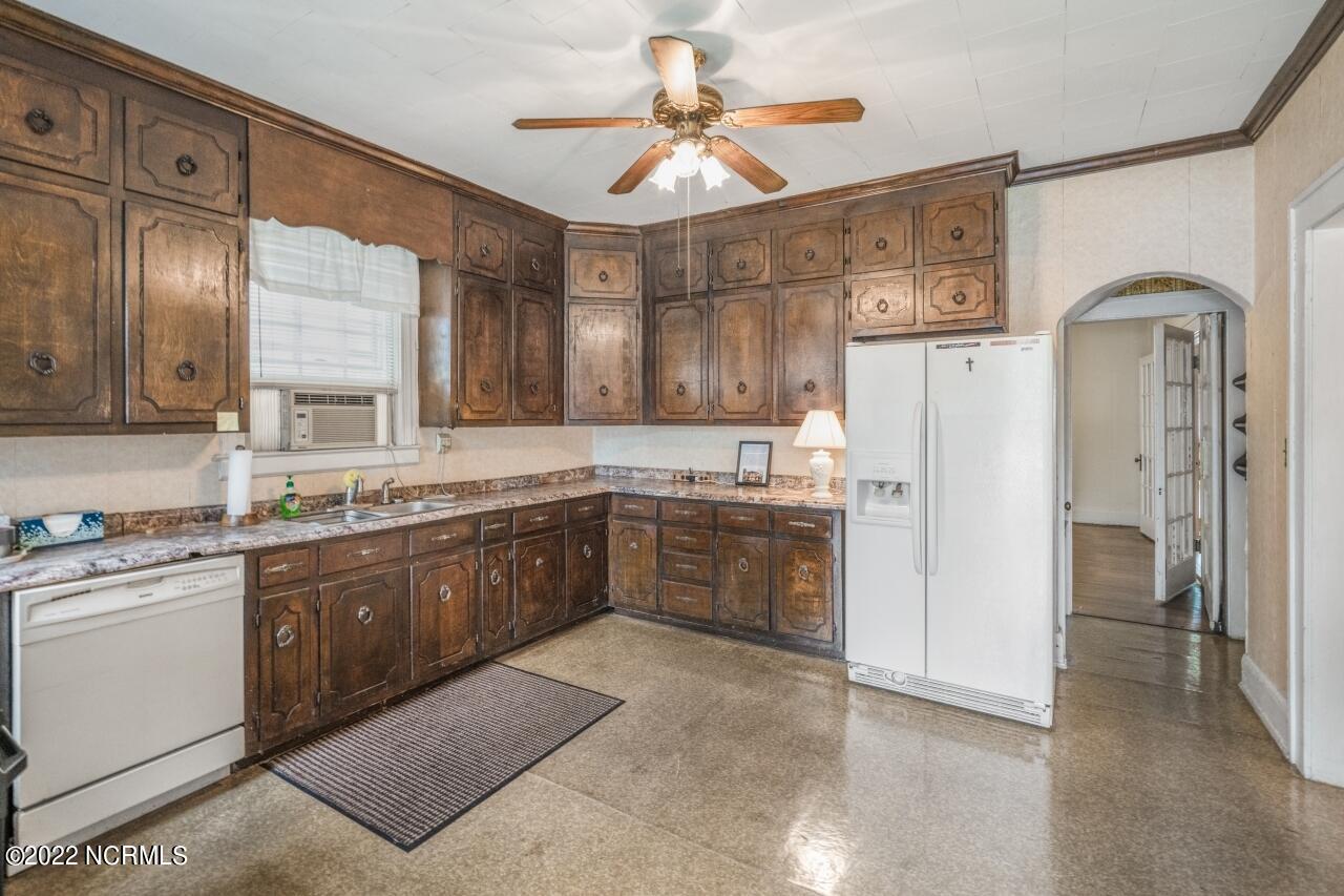 1015 Branch Street Northwest Wilson, NC 27893 - Photo 23 of 36 1015-branch-st-024