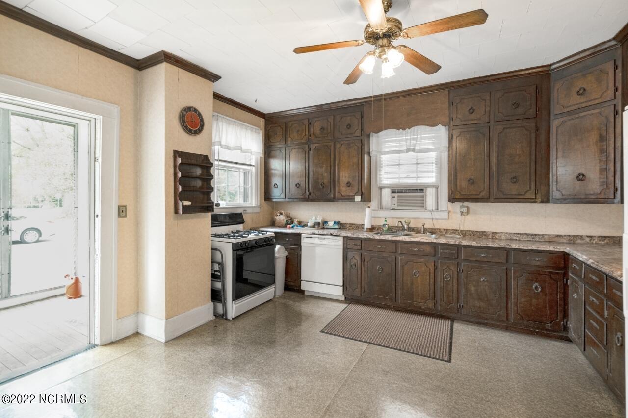 1015 Branch Street Northwest Wilson, NC 27893 - Photo 24 of 36 1015-branch-st-025