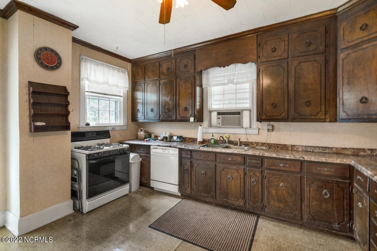 1015 Branch Street Northwest Wilson, NC 27893 - Photo 29 of 36 1015-branch-st-029