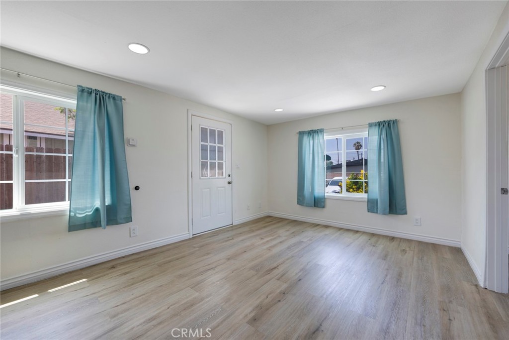 3751 McKenzie Street Riverside, CA 92503 - Photo 52 of 68 ***ALL BACK UNIT PHOTOS WERE TAKEN PRIOR TO THE TENANT TAKING POSSESSION IN 2023**