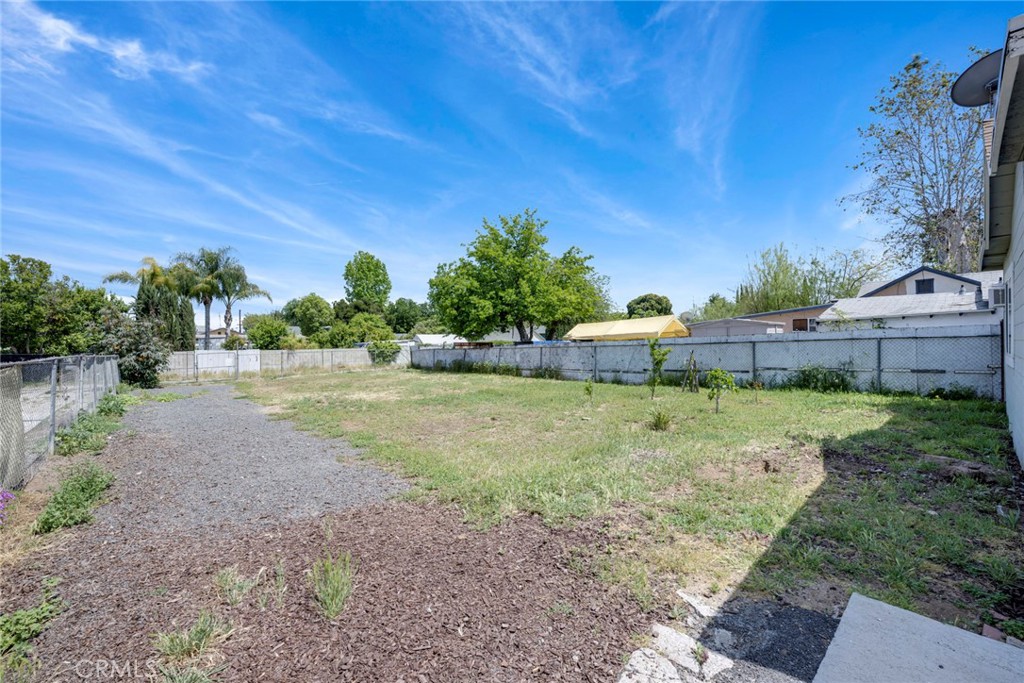 3751 McKenzie Street Riverside, CA 92503 - Photo 62 of 68 ***ALL BACK UNIT PHOTOS WERE TAKEN PRIOR TO THE TENANT TAKING POSSESSION IN 2023**