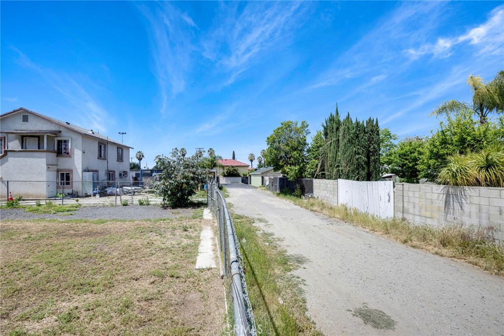 3751 McKenzie Street Riverside, CA 92503 - Photo 65 of 68 ***ALL BACK UNIT PHOTOS WERE TAKEN PRIOR TO THE TENANT TAKING POSSESSION IN 2023**