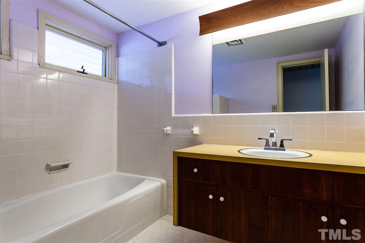 1525 Canterbury Road Raleigh, NC 27608 - Photo 18 of 25