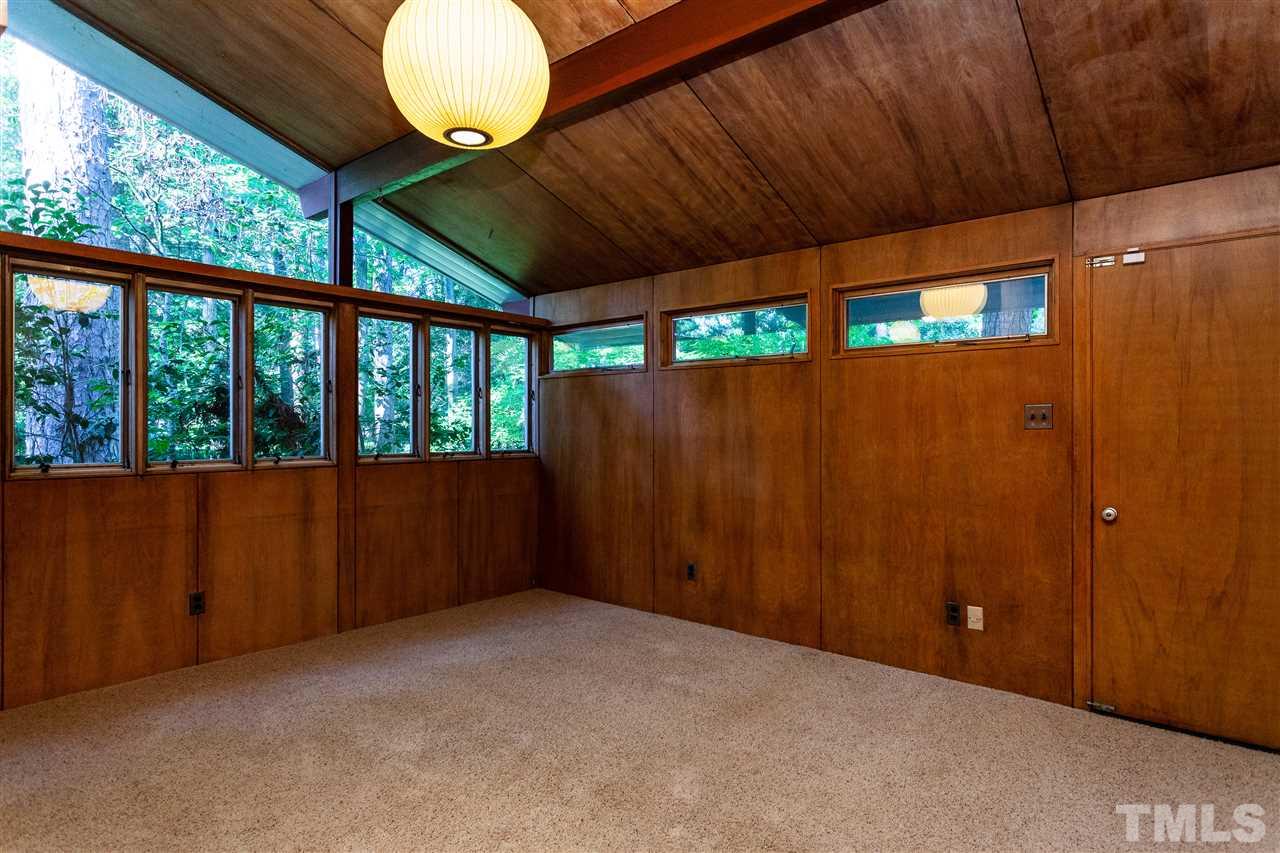 1525 Canterbury Road Raleigh, NC 27608 - Photo 4 of 25