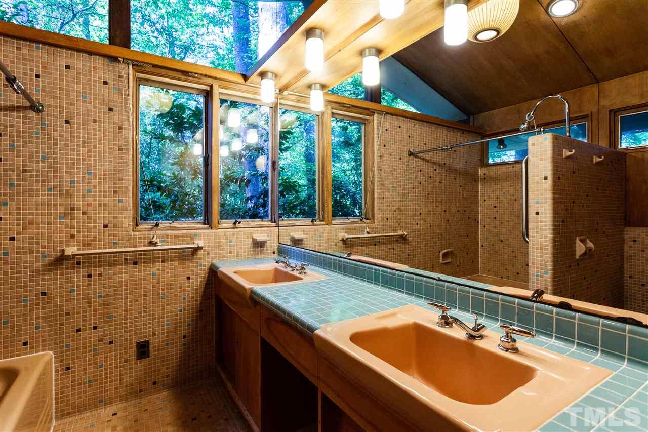 1525 Canterbury Road Raleigh, NC 27608 - Photo 6 of 25