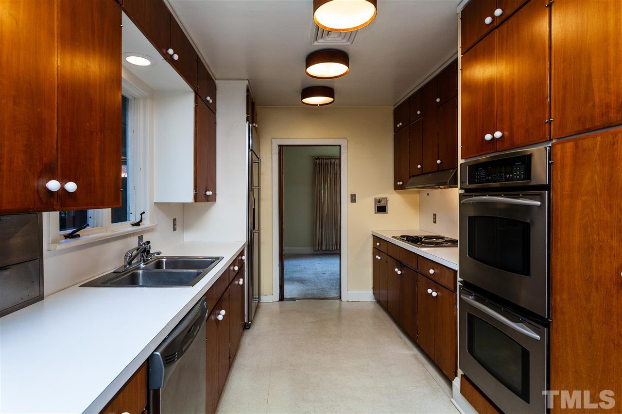 1525 Canterbury Road Raleigh, NC 27608 - Photo 8 of 25