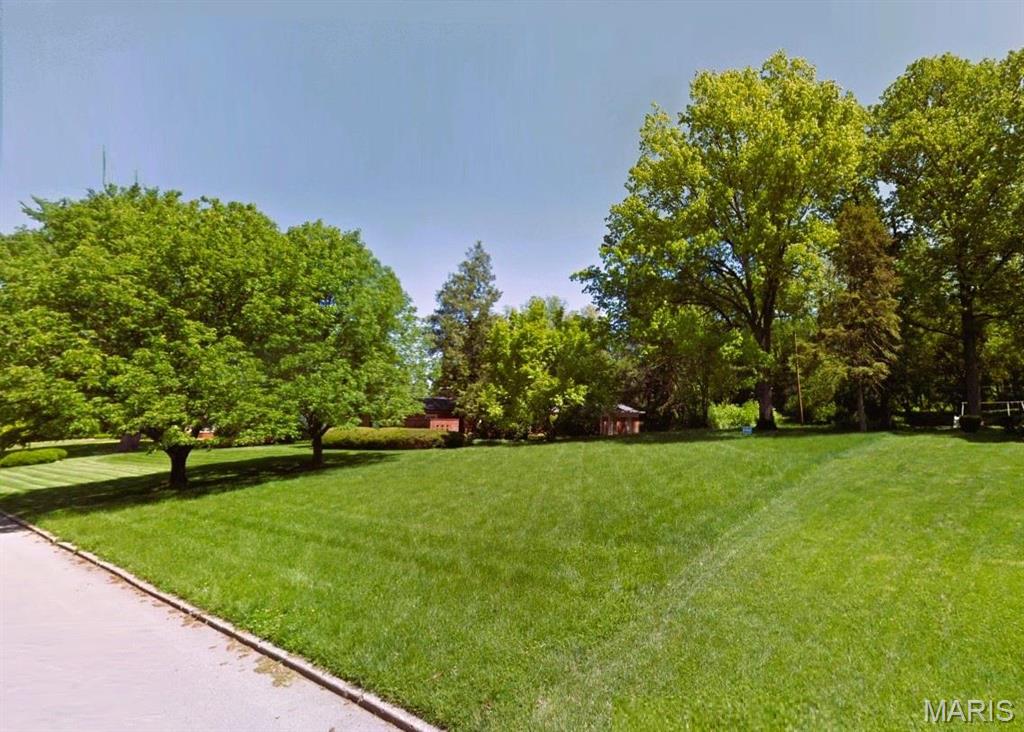 74 Country Club Place Belleville, IL 62223 - Photo 2 of 3