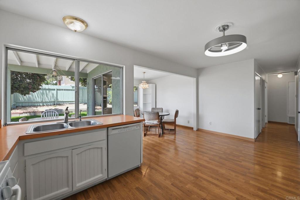 1712 Greentree Road Encinitas, CA 92024 - Photo 12 of 28 Gallery Image 12