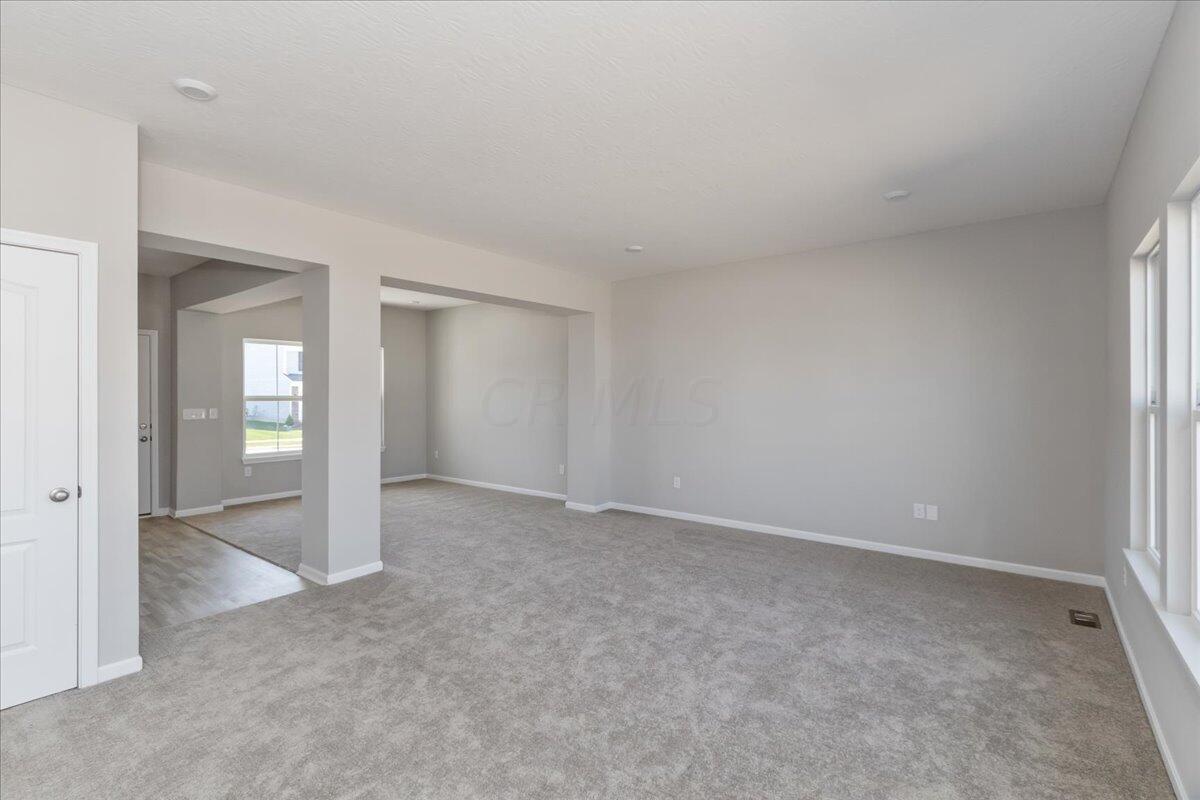 453 Randall Road Delaware, OH 43015 - Photo 12 of 37 12-Family Room