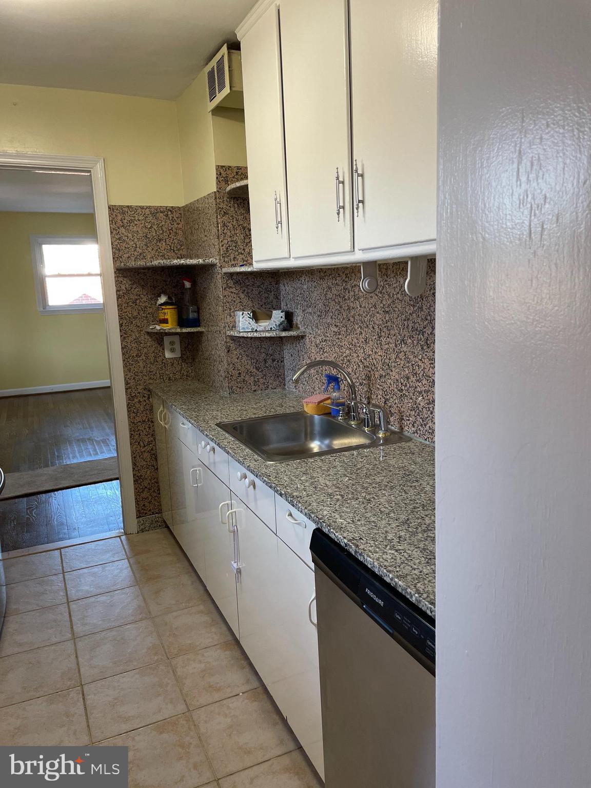 2625 Weisman Road Silver Spring, MD 20902 - Photo 4 of 18