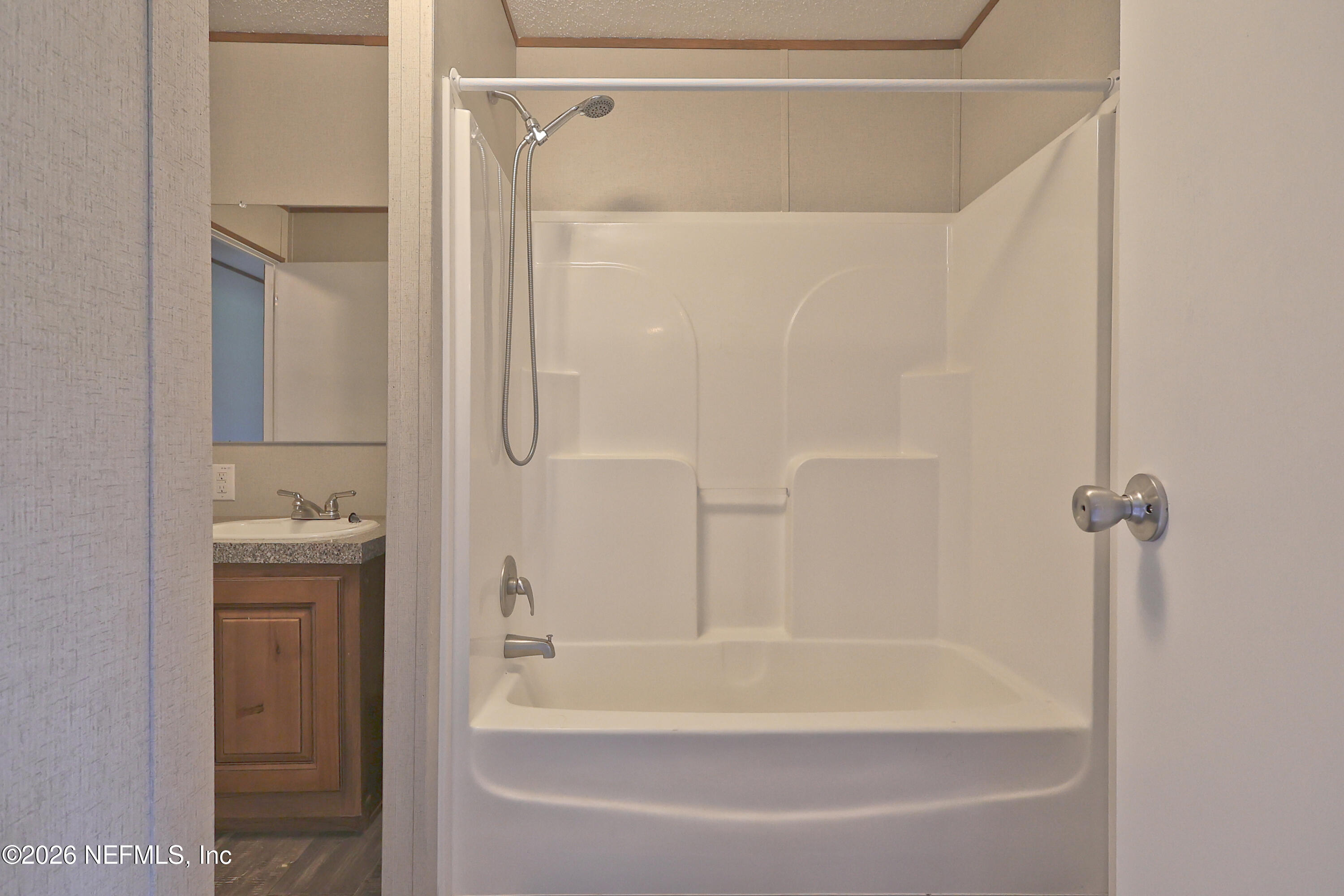 3448 Driver Lane Middleburg, FL 32068 - Photo 25 of 42 Hall Bath
