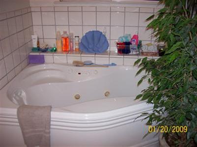 33072 Black Mountain Road Tollhouse, CA 93667 - Photo 15 of 26 Spa Tub