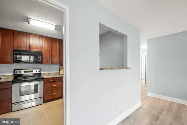 $319,992 | 203 Yoakum Parkway, Unit 715, Alexandria, VA 22304