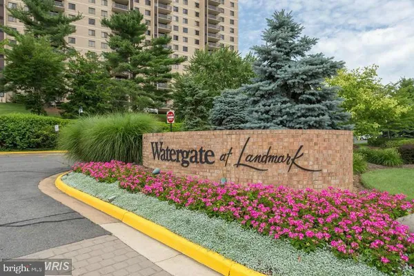$319,992 | 203 Yoakum Parkway, Unit 715, Alexandria, VA 22304