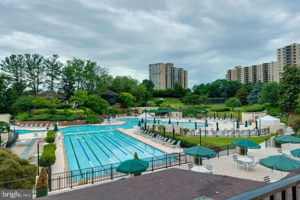 $319,992 | 203 Yoakum Parkway, Unit 715, Alexandria, VA 22304