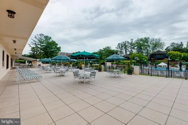 $319,992 | 203 Yoakum Parkway, Unit 715, Alexandria, VA 22304