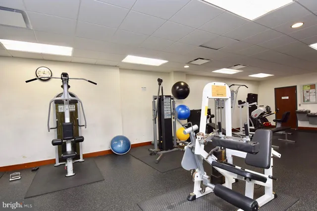 $319,992 | 203 Yoakum Parkway, Unit 715, Alexandria, VA 22304