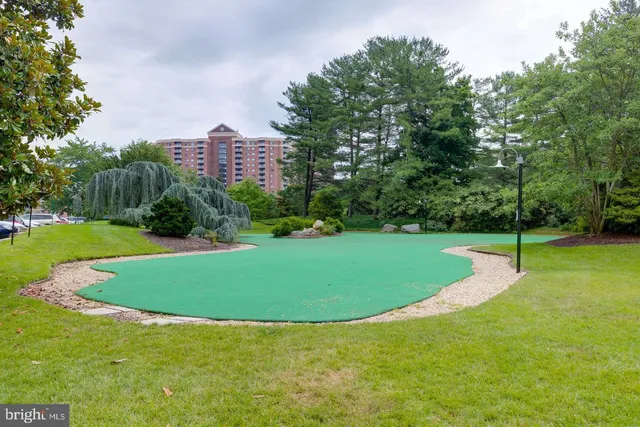 $319,992 | 203 Yoakum Parkway, Unit 715, Alexandria, VA 22304