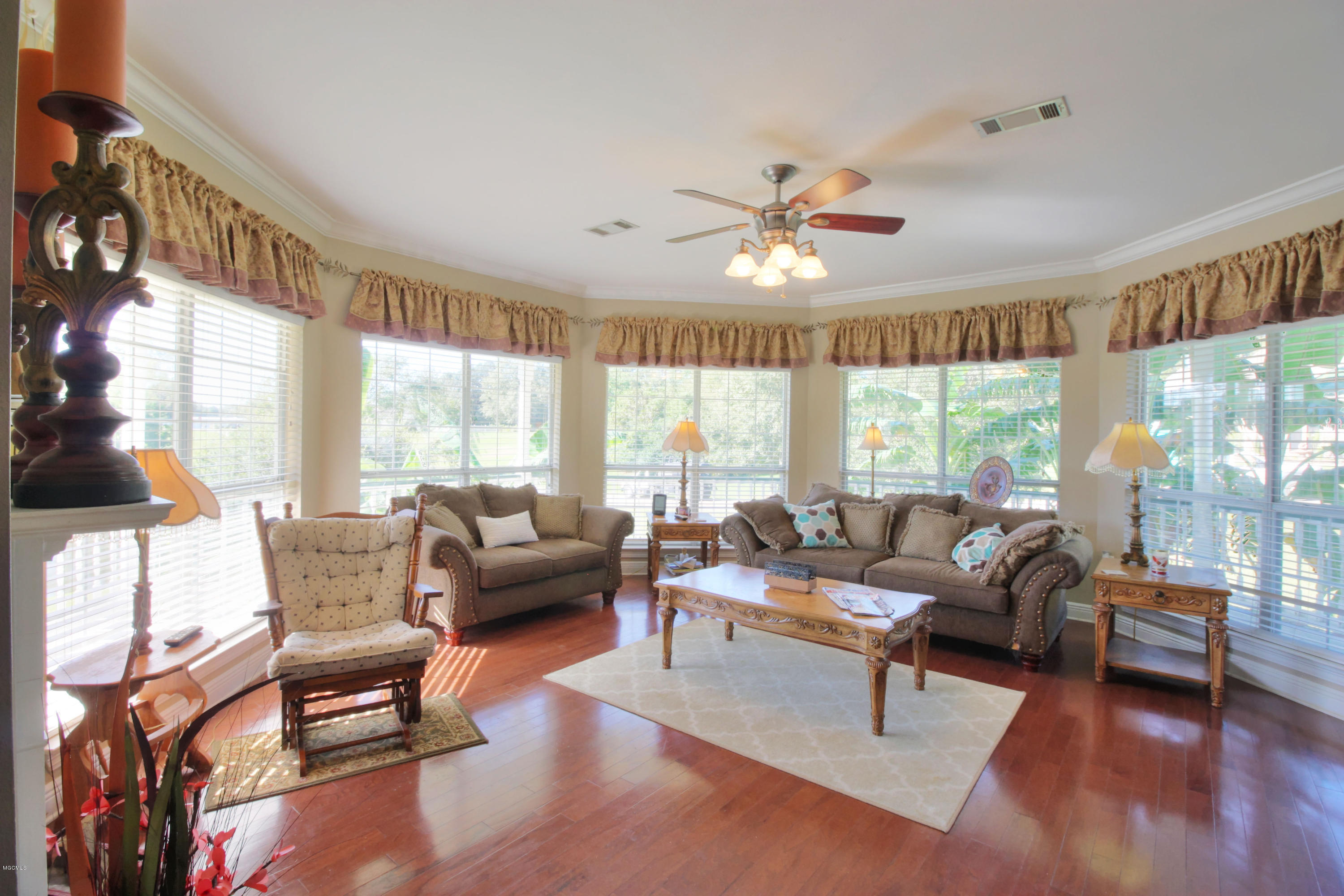 living room N