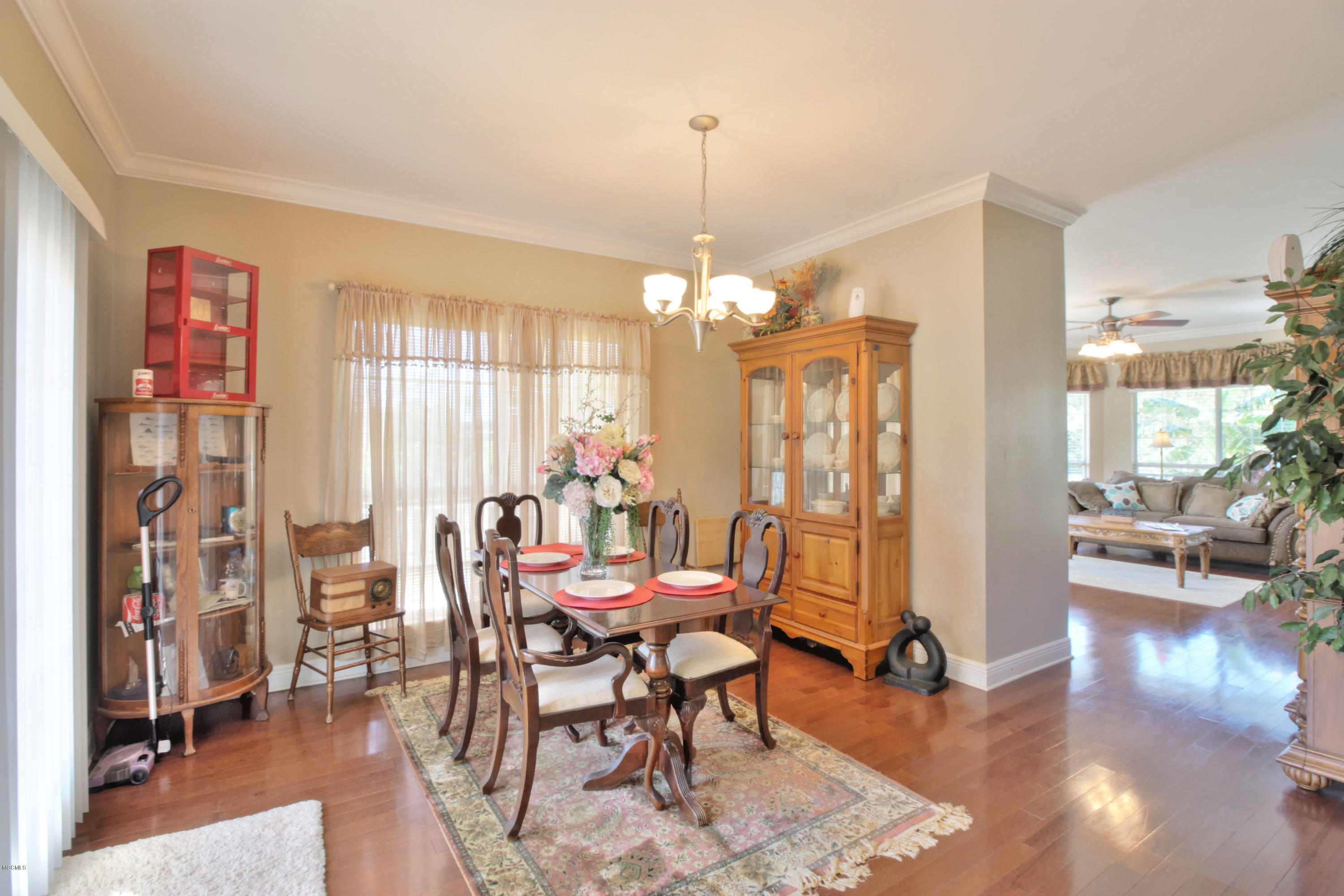 dining room N