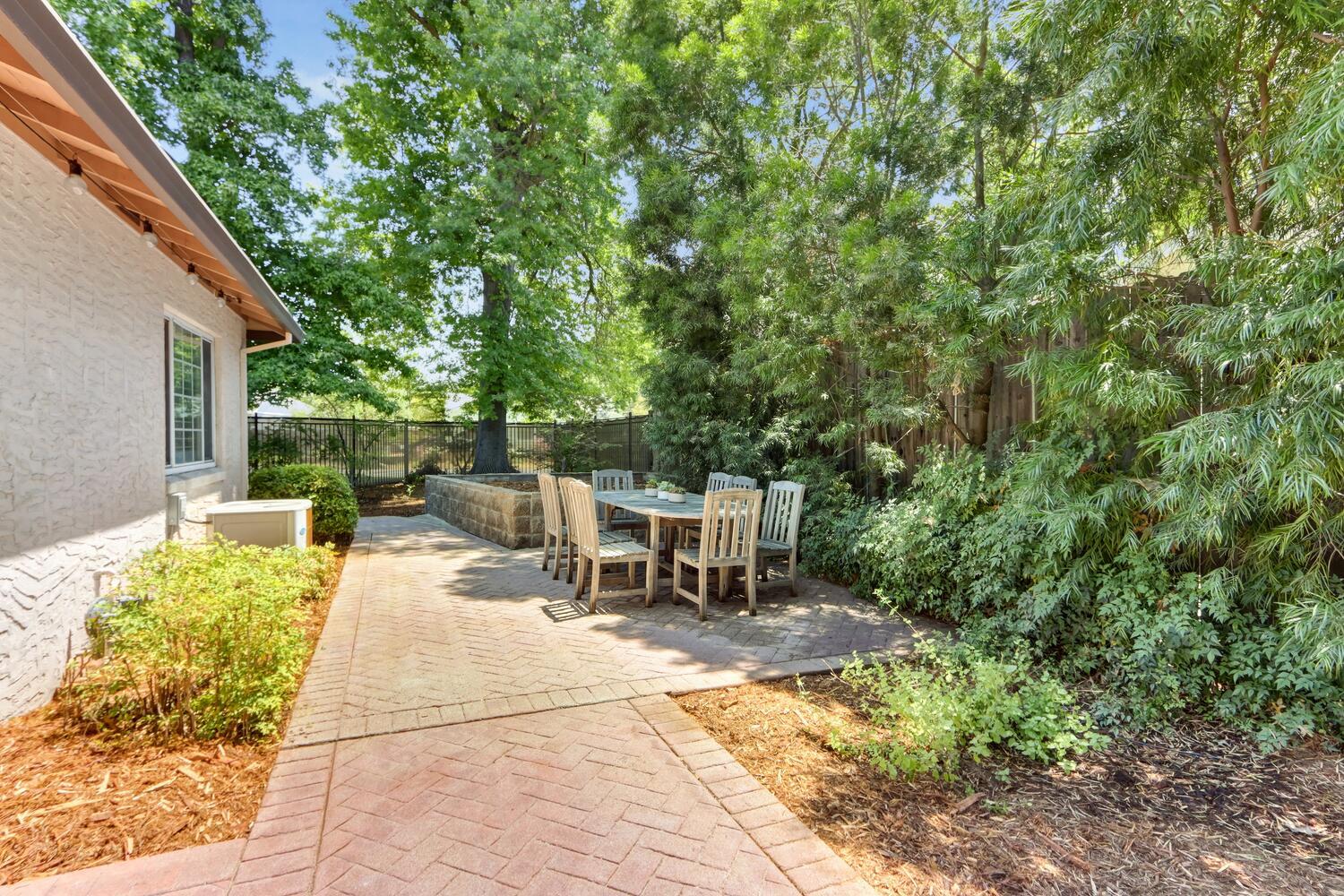 2840 Echo Way Sacramento, CA 95821 - Photo 32 of 48