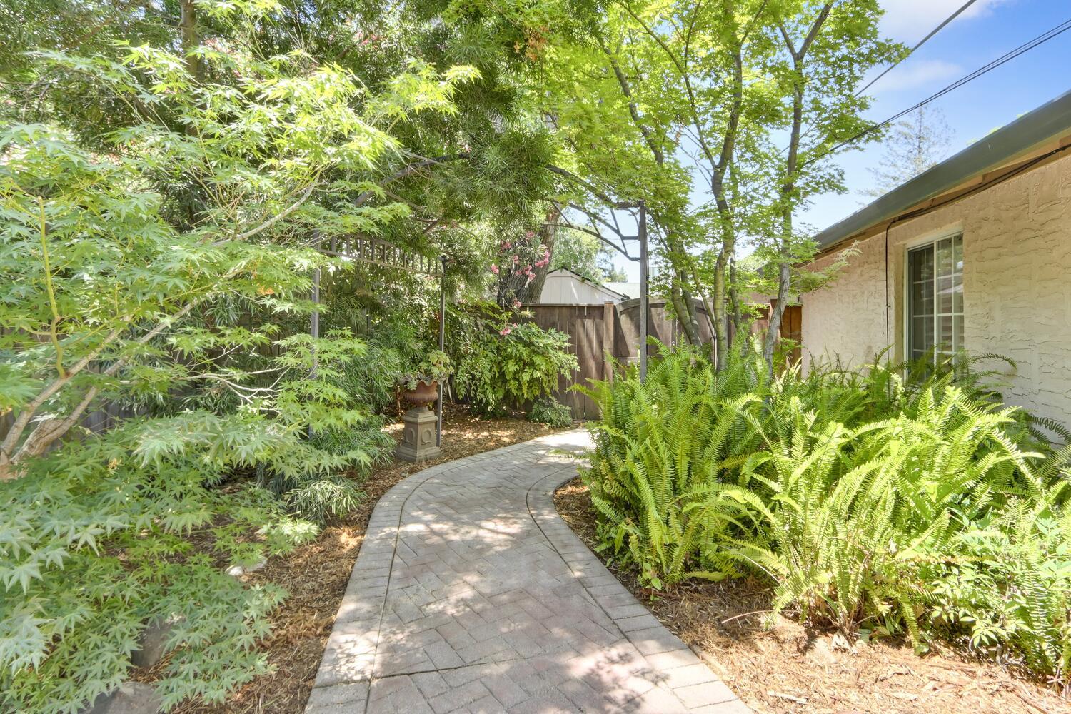 2840 Echo Way Sacramento, CA 95821 - Photo 34 of 48