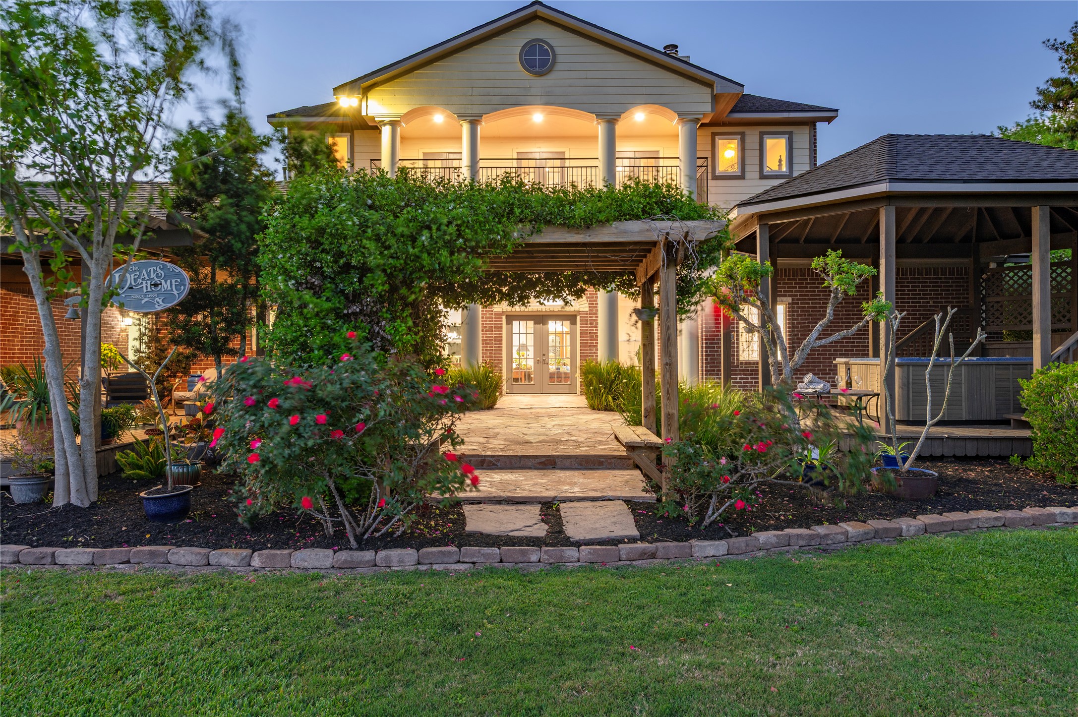 8211 Deats Lane Dickinson, TX 77539 - Photo 9 of 50 a front view of house with a garden
