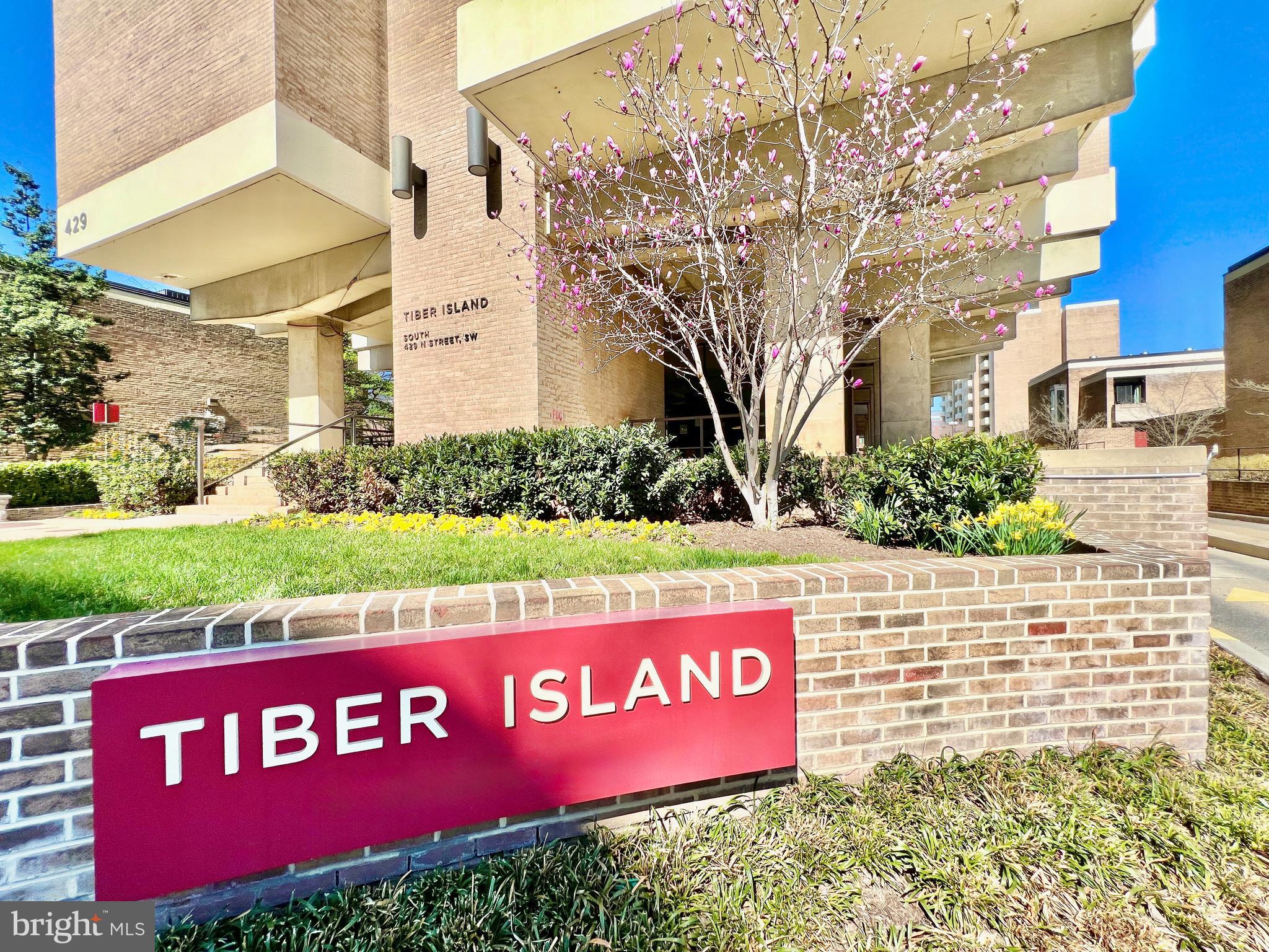 430 M Street Southwest, Unit N502 Washington, DC 20024 - Photo 26 of 27 a sign on the side of a building