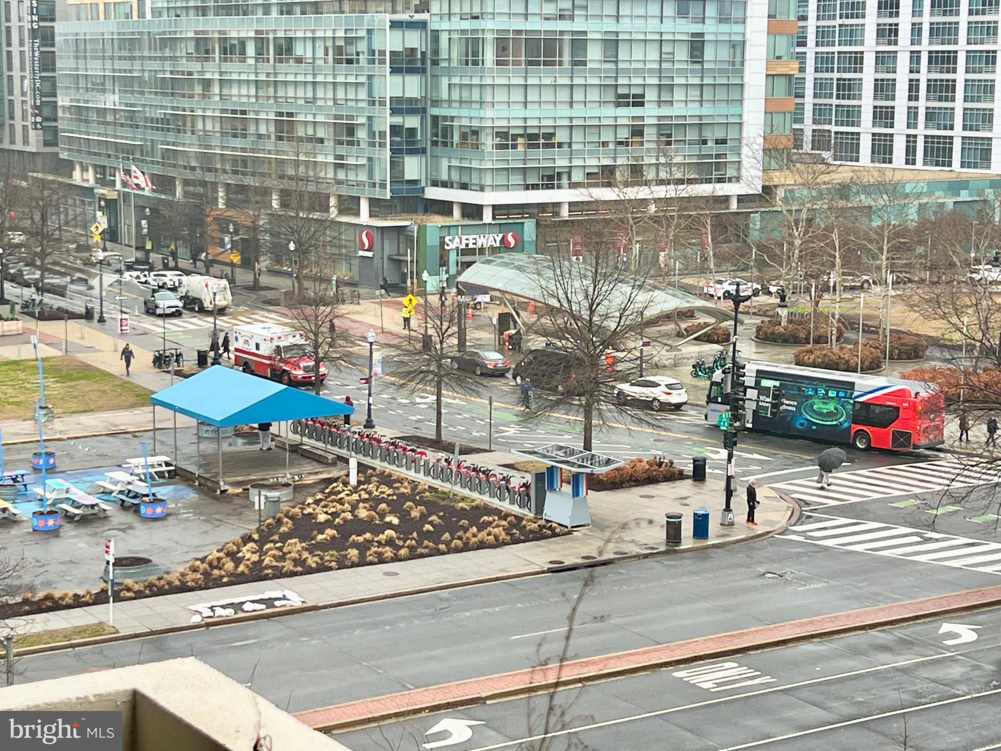 430 M Street Southwest, Unit N502 Washington, DC 20024 - Photo 7 of 27 a view of parking building with parking
