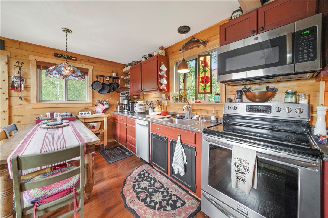 47 Crescent Road Silverthorne, CO 80498 - Photo 10 of 35 Gallery Image 10