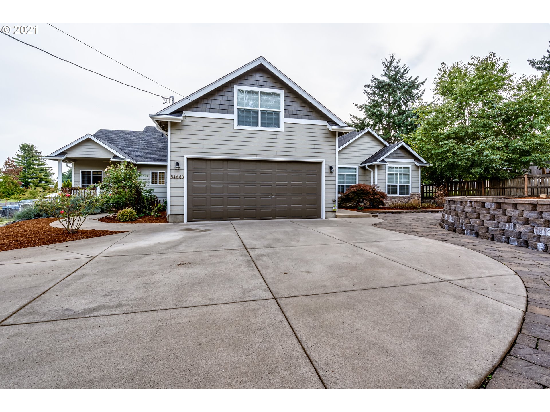 84989 Ridgeway Road Pleasant Hill, OR 97455 - Photo 2 of 31 Gallery Image 2