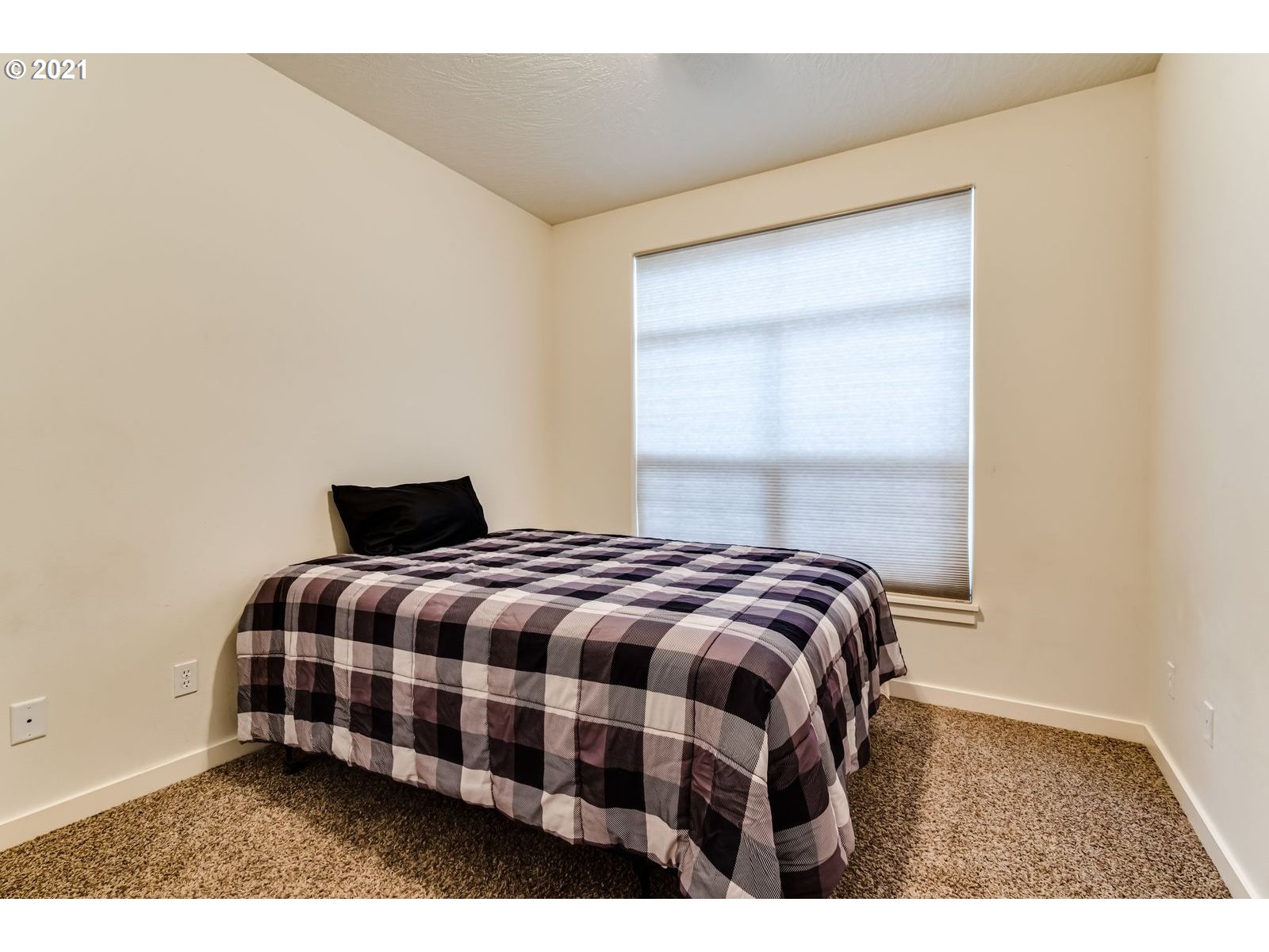 84989 Ridgeway Road Pleasant Hill, OR 97455 - Photo 17 of 31 Gallery Image 17