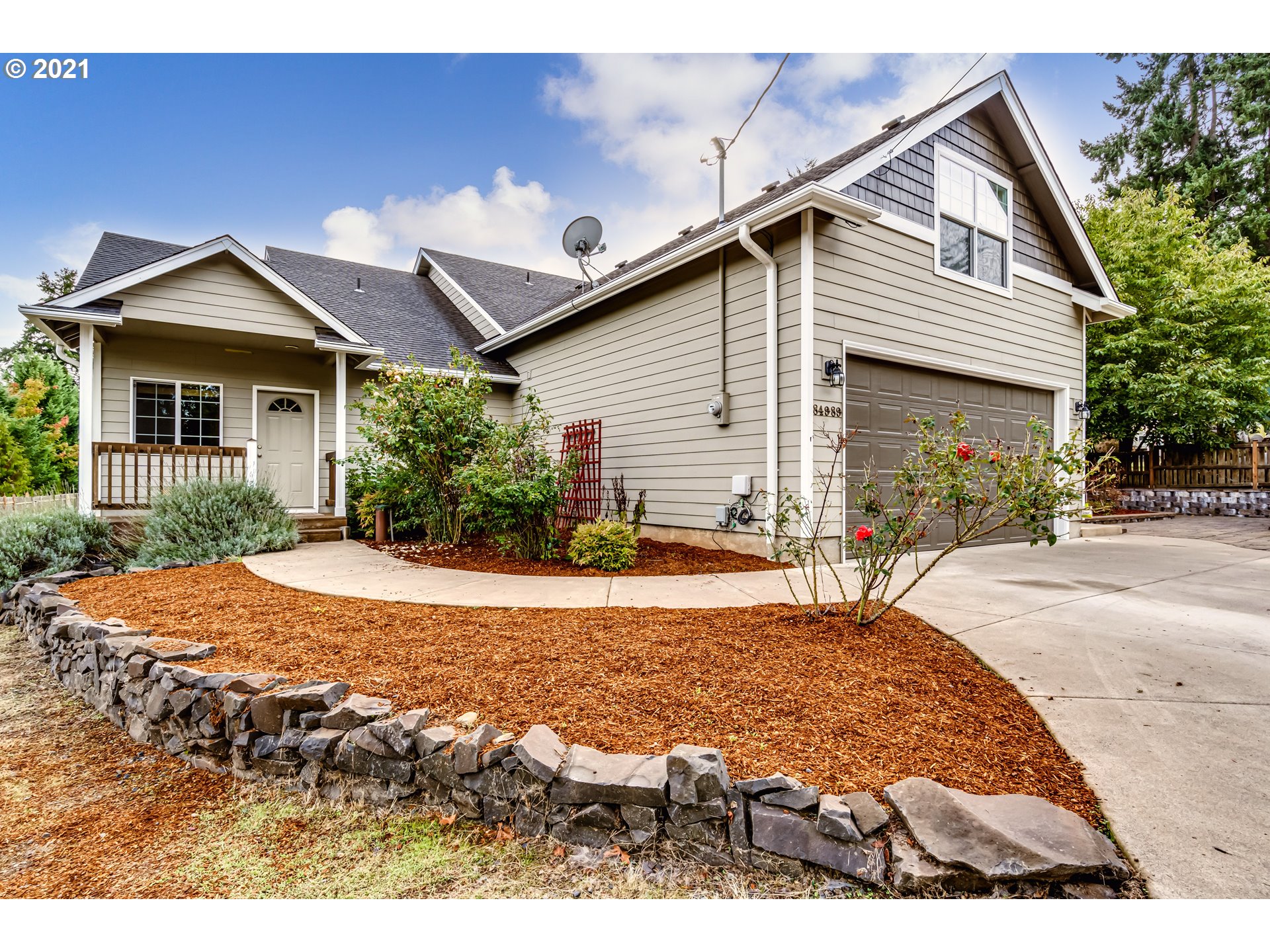 84989 Ridgeway Road Pleasant Hill, OR 97455 - Photo 3 of 31 Gallery Image 3