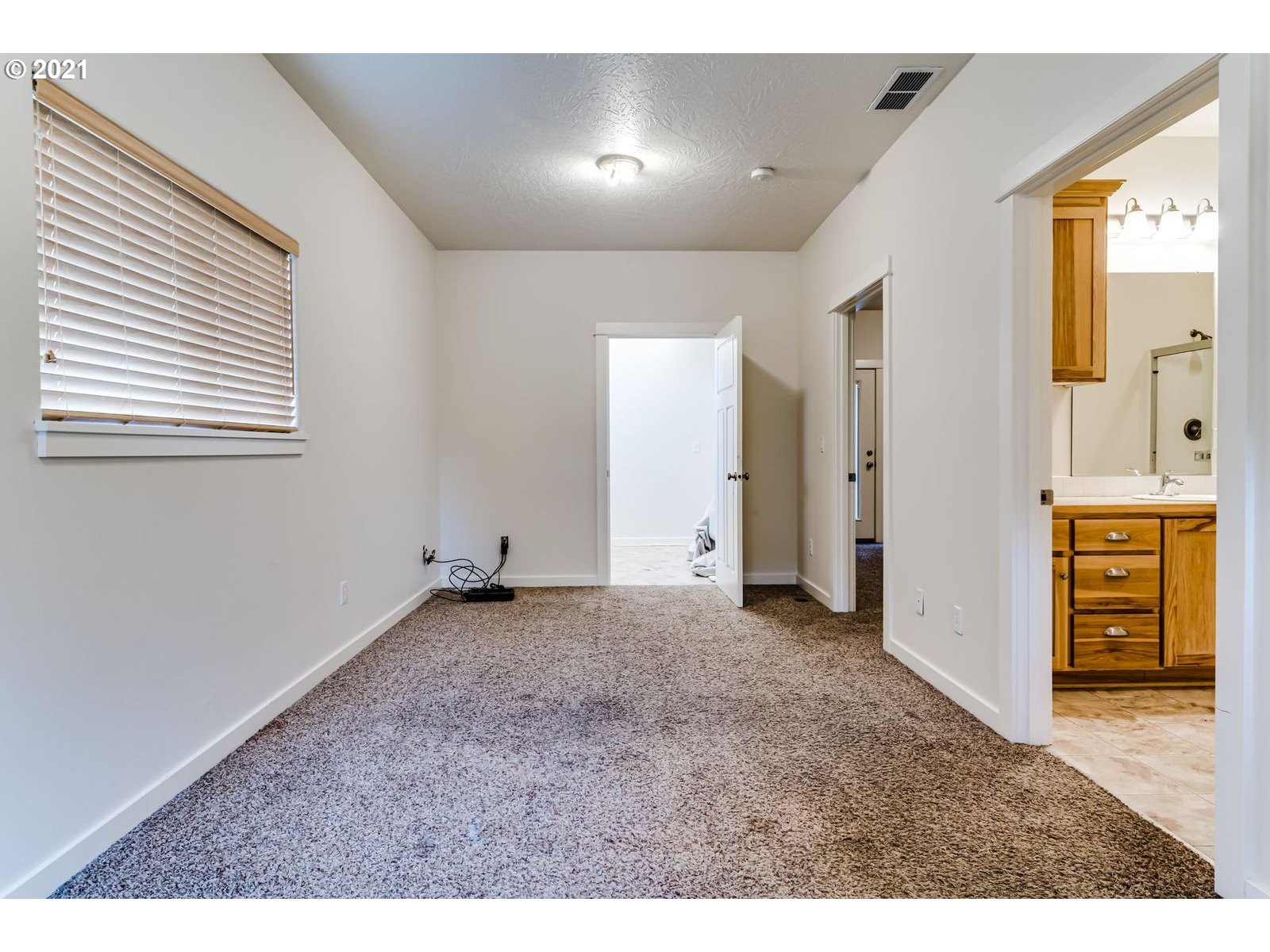 84989 Ridgeway Road Pleasant Hill, OR 97455 - Photo 24 of 31 Gallery Image 24