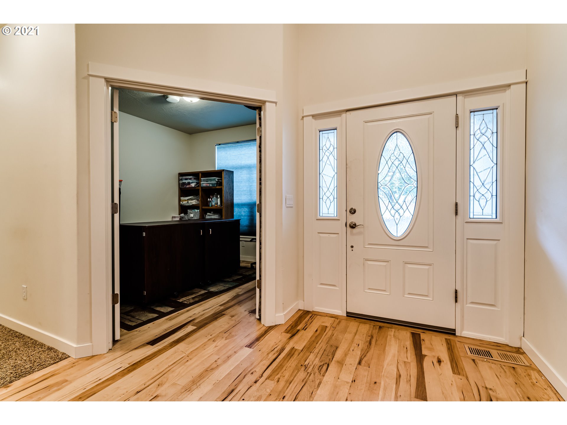84989 Ridgeway Road Pleasant Hill, OR 97455 - Photo 6 of 31 Gallery Image 6