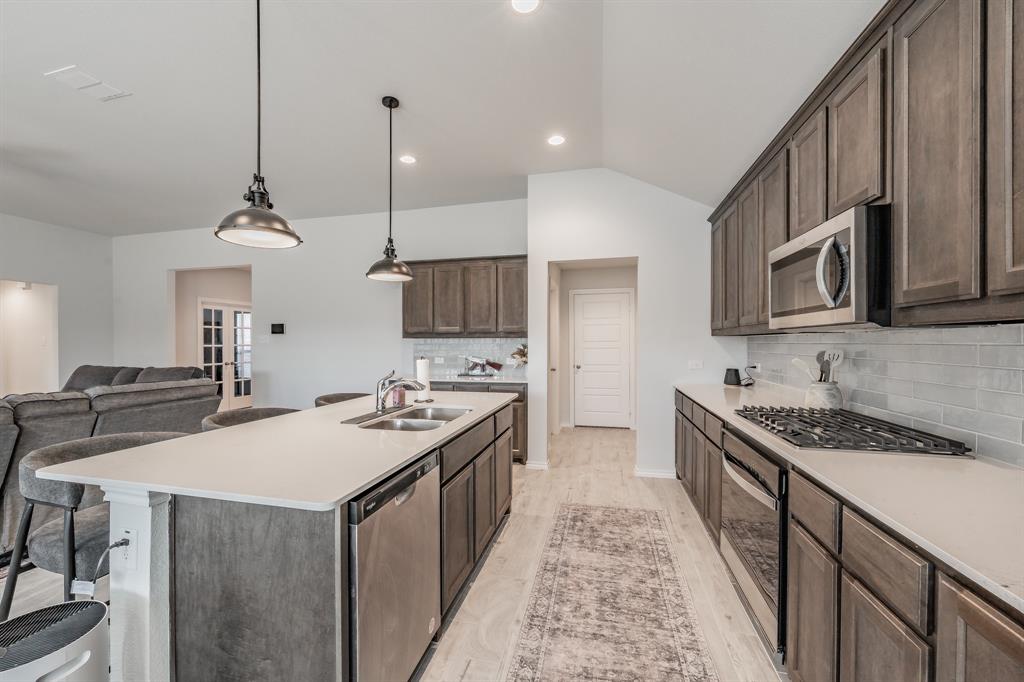 744 Stone Eagle Drive Azle, TX 76020 - Photo 13 of 40