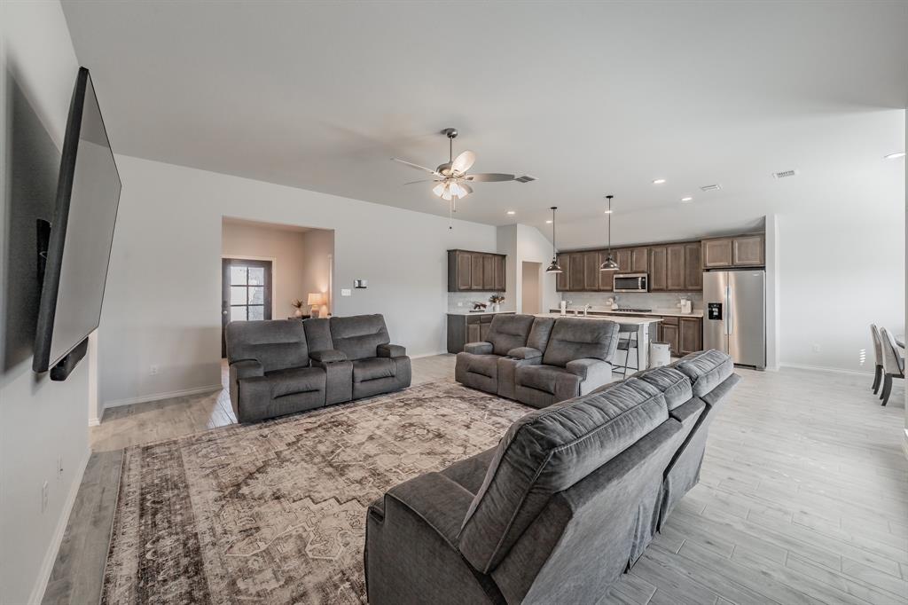 744 Stone Eagle Drive Azle, TX 76020 - Photo 6 of 40