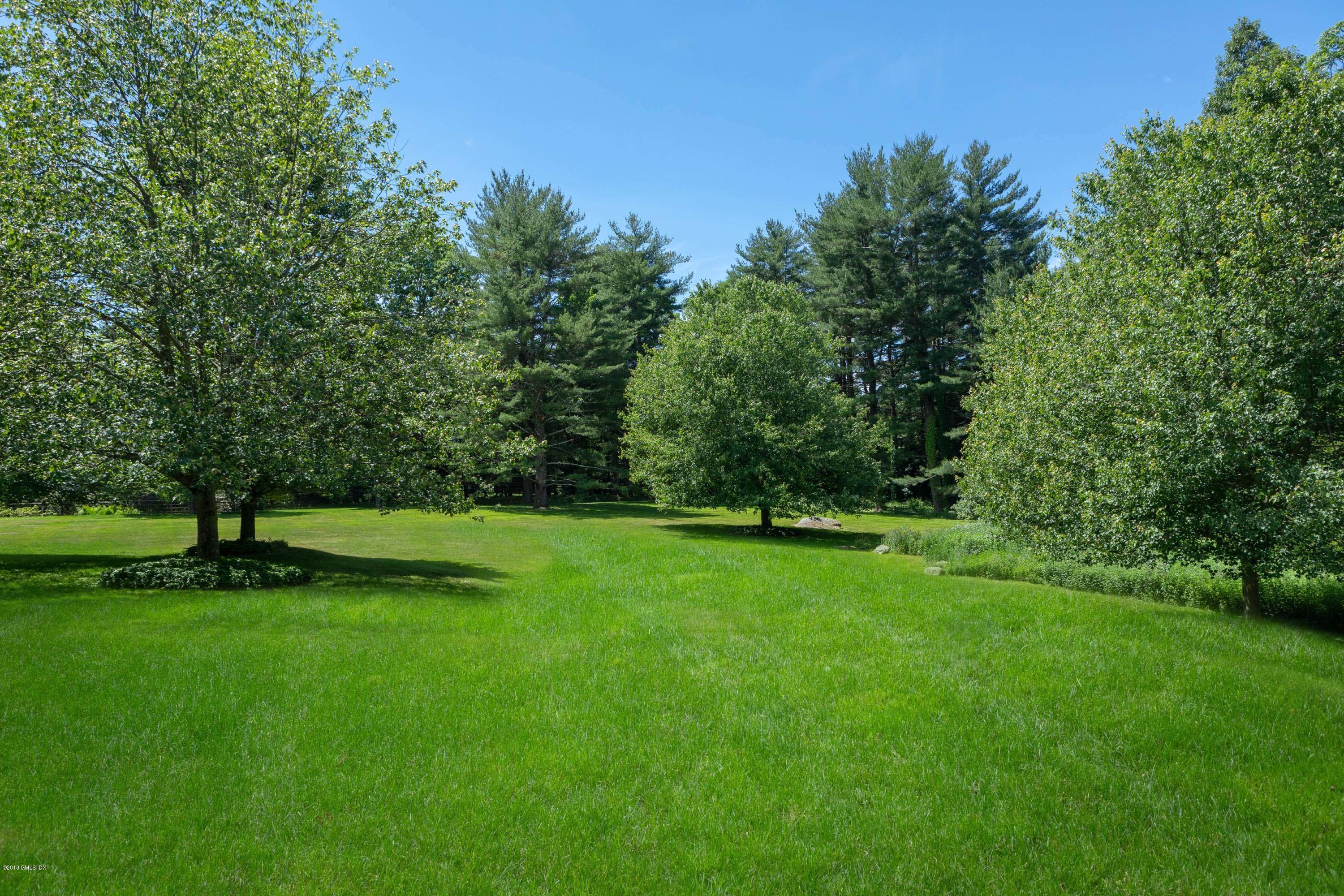 3 Partridge Hollow Road Greenwich, CT 06831 - Photo 19 of 23 3 PartridgeHollw-4630