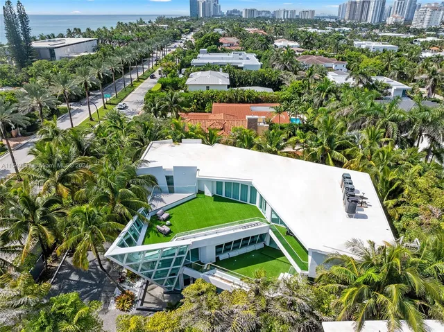$8,500,000 | 480 Ocean Boulevard, Golden Beach, FL 33160