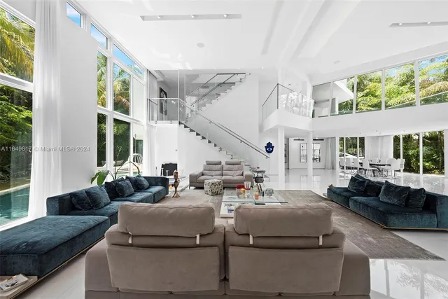 $8,500,000 | 480 Ocean Boulevard, Golden Beach, FL 33160