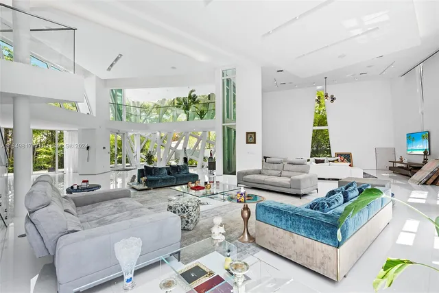 $8,500,000 | 480 Ocean Boulevard, Golden Beach, FL 33160