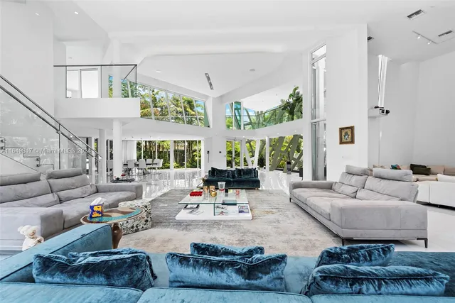 $8,500,000 | 480 Ocean Boulevard, Golden Beach, FL 33160