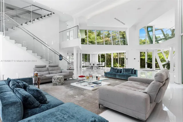 $8,500,000 | 480 Ocean Boulevard, Golden Beach, FL 33160