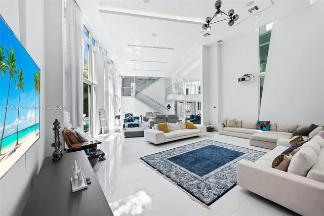 $8,500,000 | 480 Ocean Boulevard, Golden Beach, FL 33160