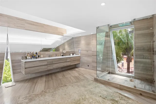 $8,500,000 | 480 Ocean Boulevard, Golden Beach, FL 33160