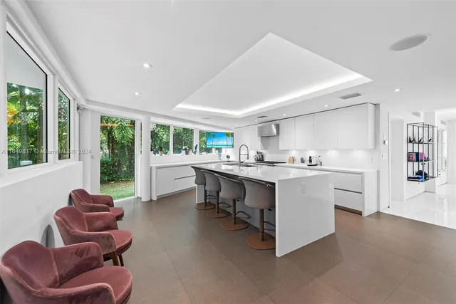 $8,500,000 | 480 Ocean Boulevard, Golden Beach, FL 33160